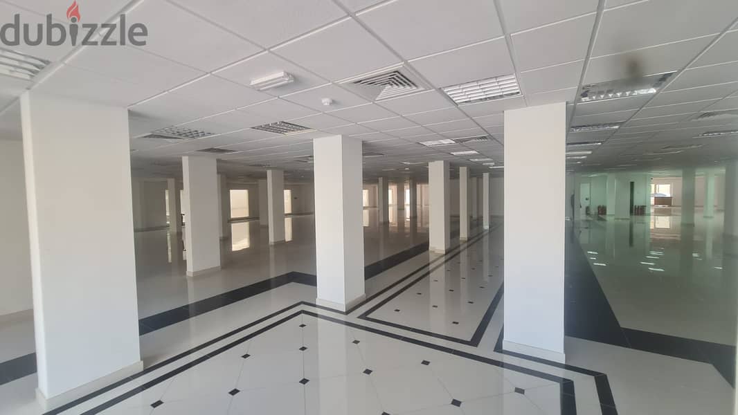 Spacious Commercial Showroom for Rent – Qurum Beachside 1