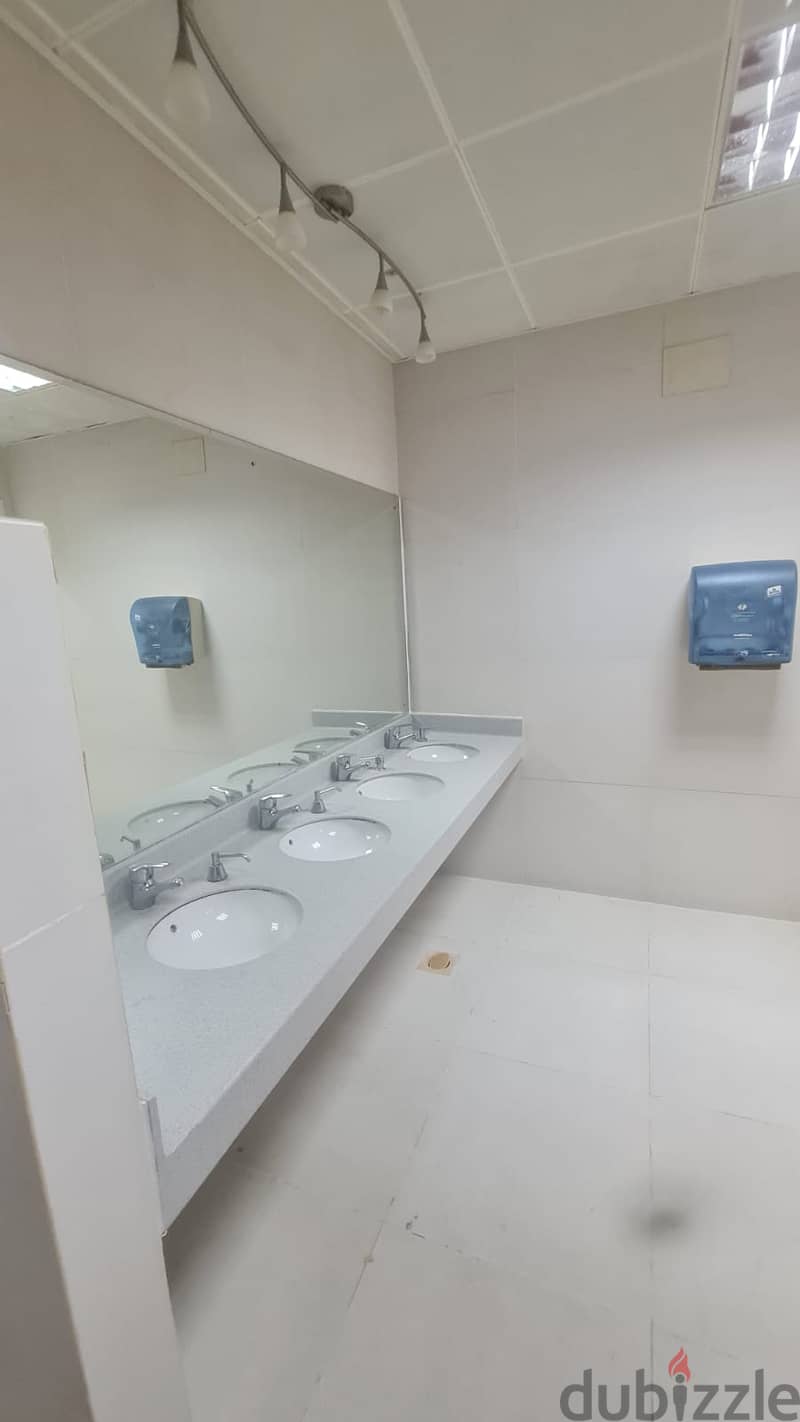 Spacious Commercial Showroom for Rent – Qurum Beachside 6
