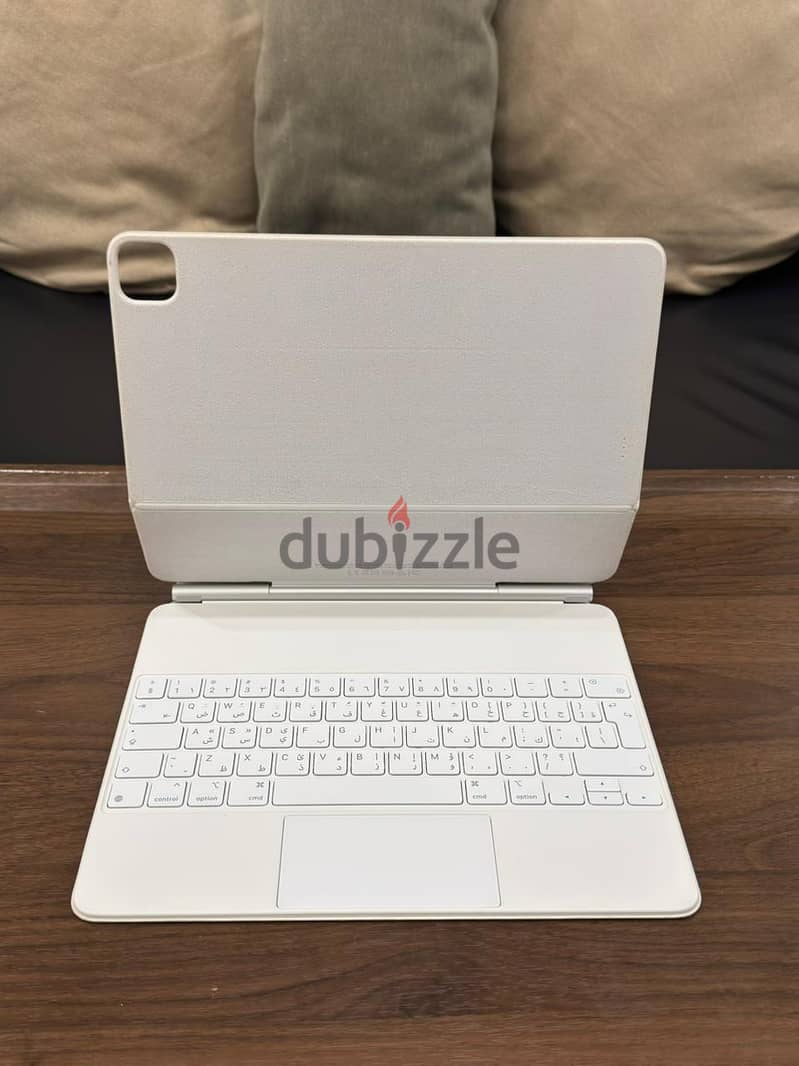 Apple Magic Keyboard for iPad 12.9-inch (Black+White) Arabic & English 7