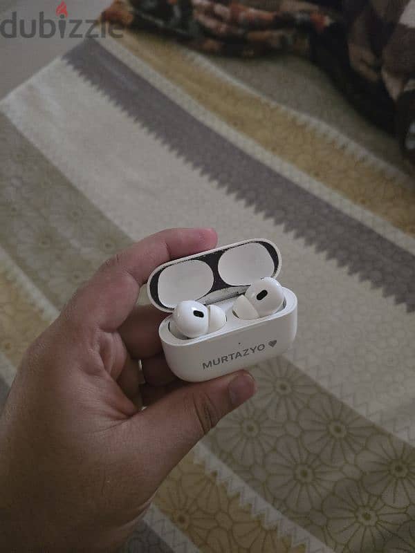 Apple AirPods Pro 2 – Excellent Condition – Personalized Case 2
