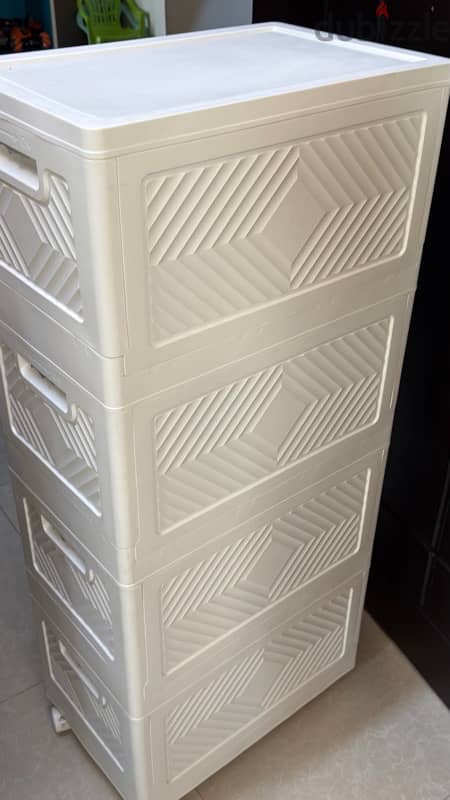 Storage cabinet / Modular storage drawer unit. 3