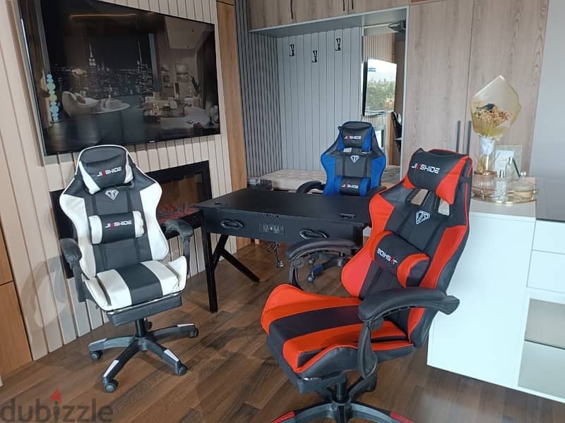gaming chairs and tables 2