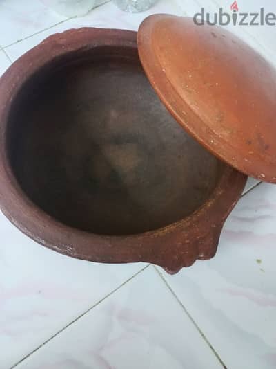 clay pot & food storage beg.