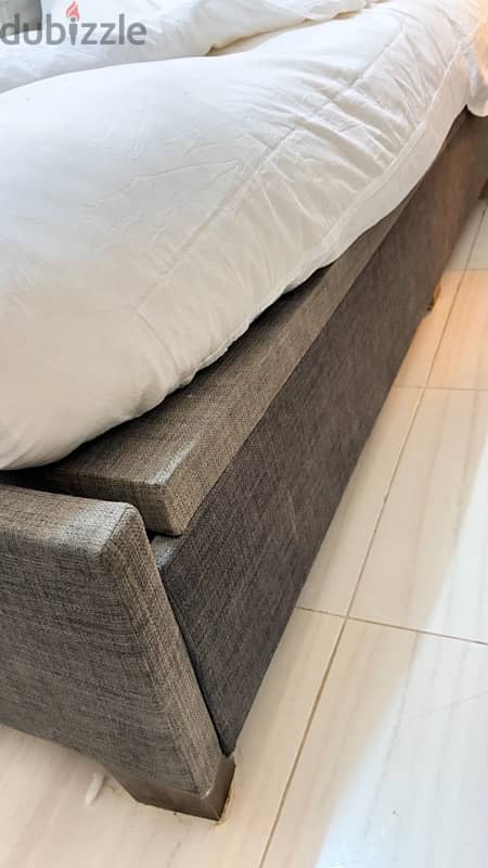Queen size Bed with Mattress 1