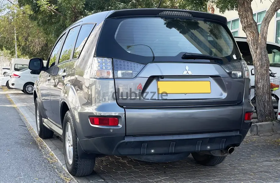 Mitsubishi Outlander 2012 2.465634442429953121