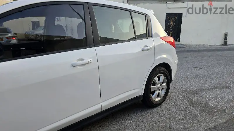 Nissan Versa 201265634442103555124