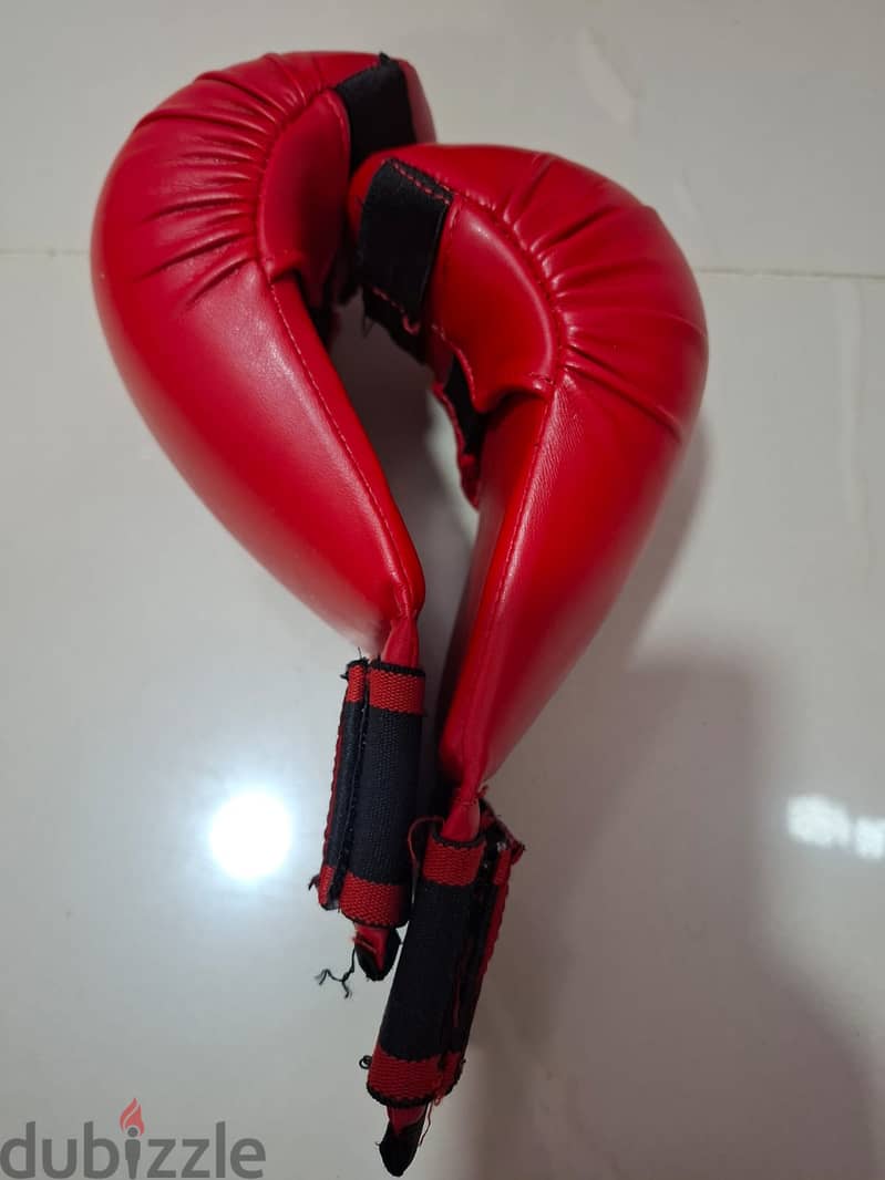 spall boxing glove and kick pad 2