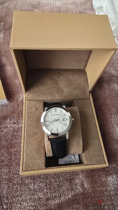 Burberry watch same as new 2