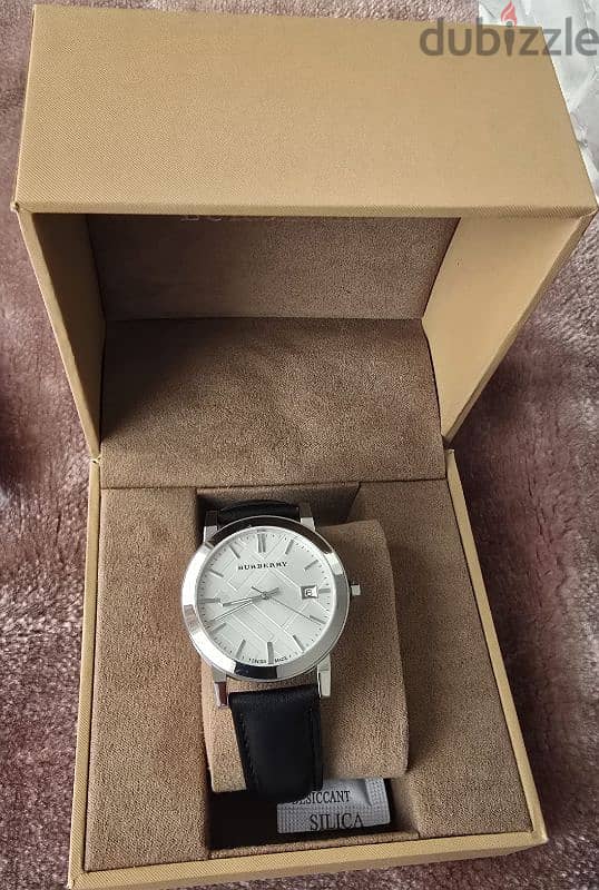 Burberry watch same as new 3