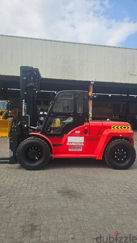 10 Ton Forklift for rent 1