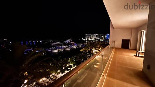 Luxury Marina View Apartment in Al Mouj
