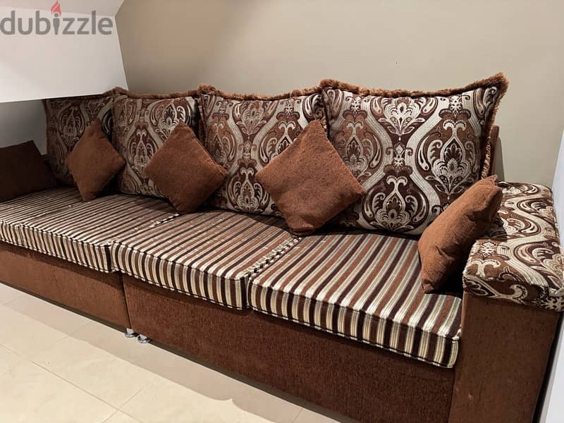 Majlis 9 seater 1
