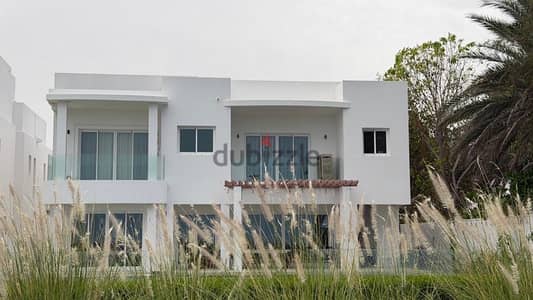Golden Investment Opportunity: Luxury Villa in Al Mouj
