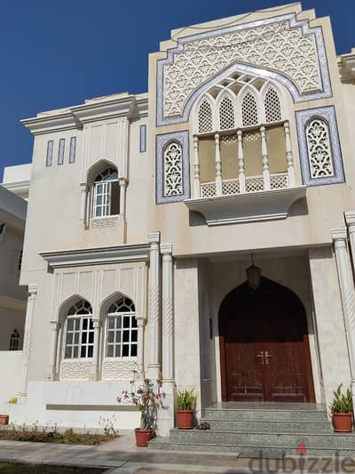 Spacious 5 BHK Villa for Rent in Shatti Qurumفيلا من 5 غرف نوم للإيجار