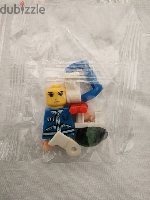 Minifigures: Doctor; Scientist; Rangers 4