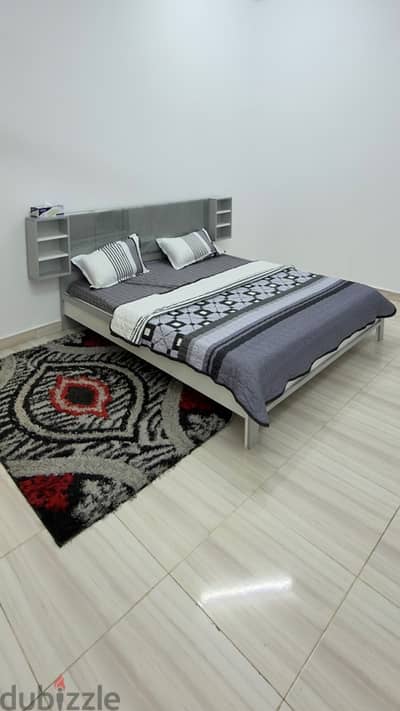 غرفه في المعبيلة للايجار اليومي السعر 8 ريال (room for daily rent )