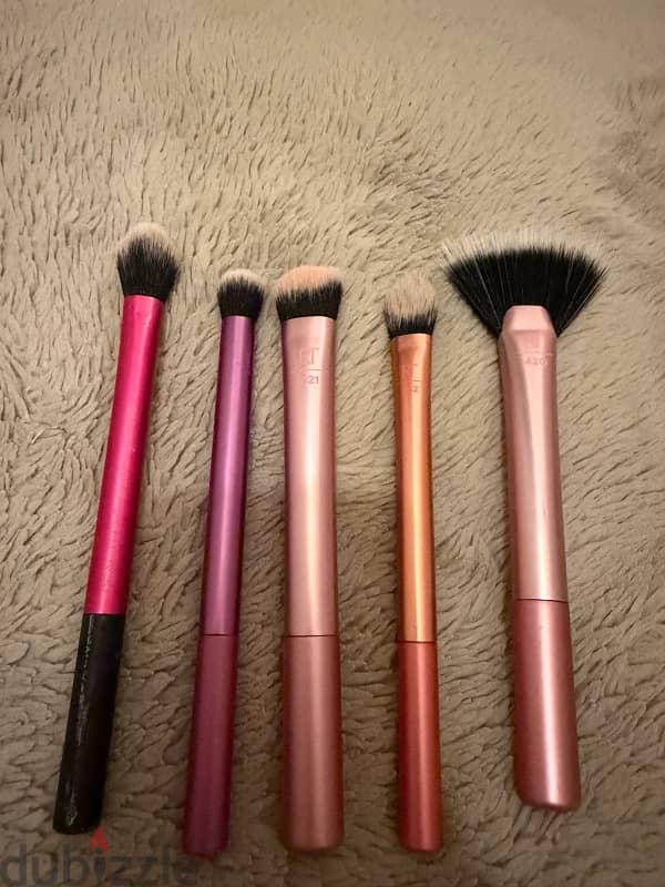 Makeup luxury brands and face brush 6