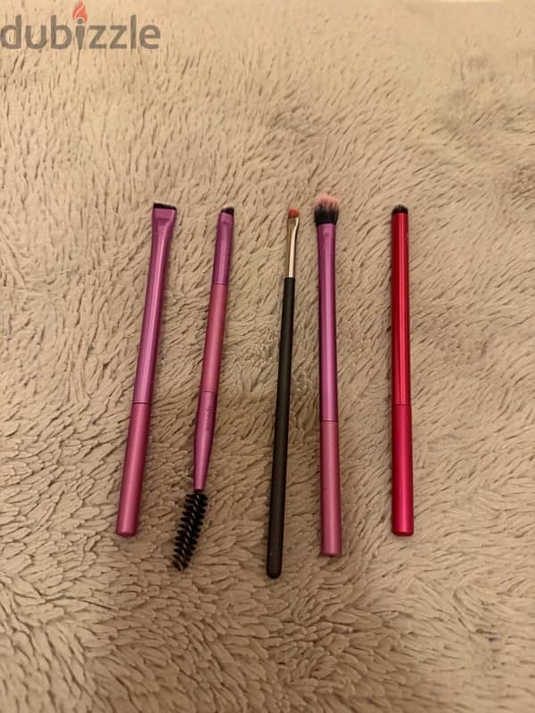 Makeup luxury brands and face brush 8