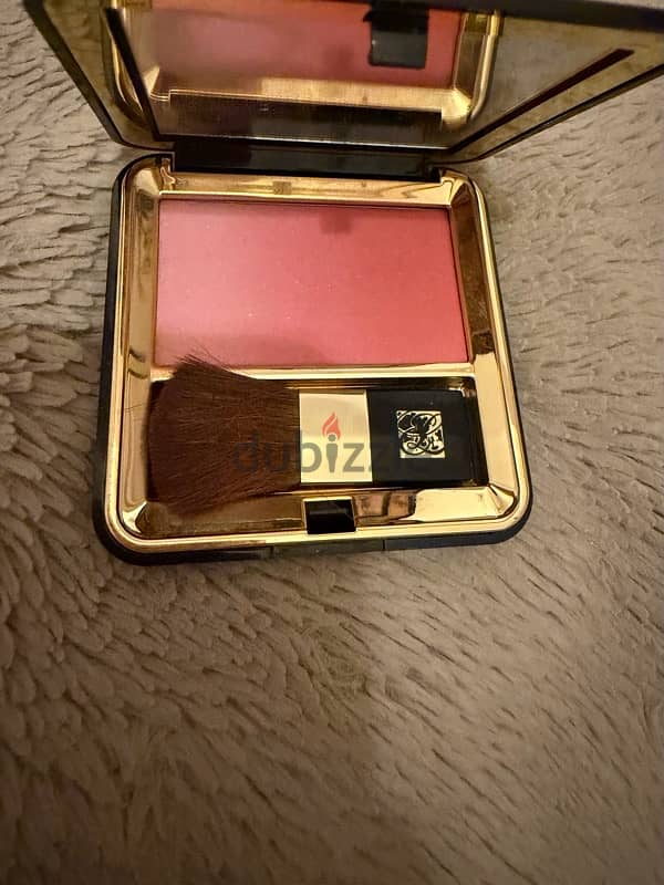 Makeup luxury brands and face brush 16
