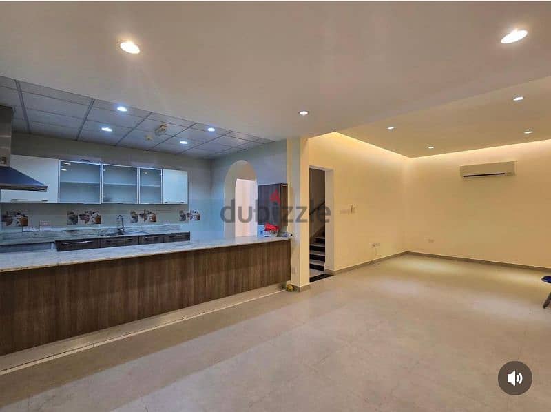 4 bhk villa for rent in madinat sultan qaboos 1
