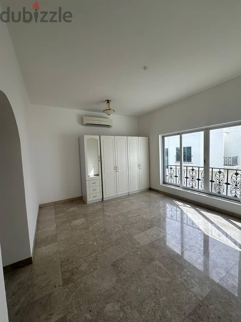 Villa for rent in a compound in Al azaiba / فيلا للايجار داخل مجمع سكني في العذيبة 9