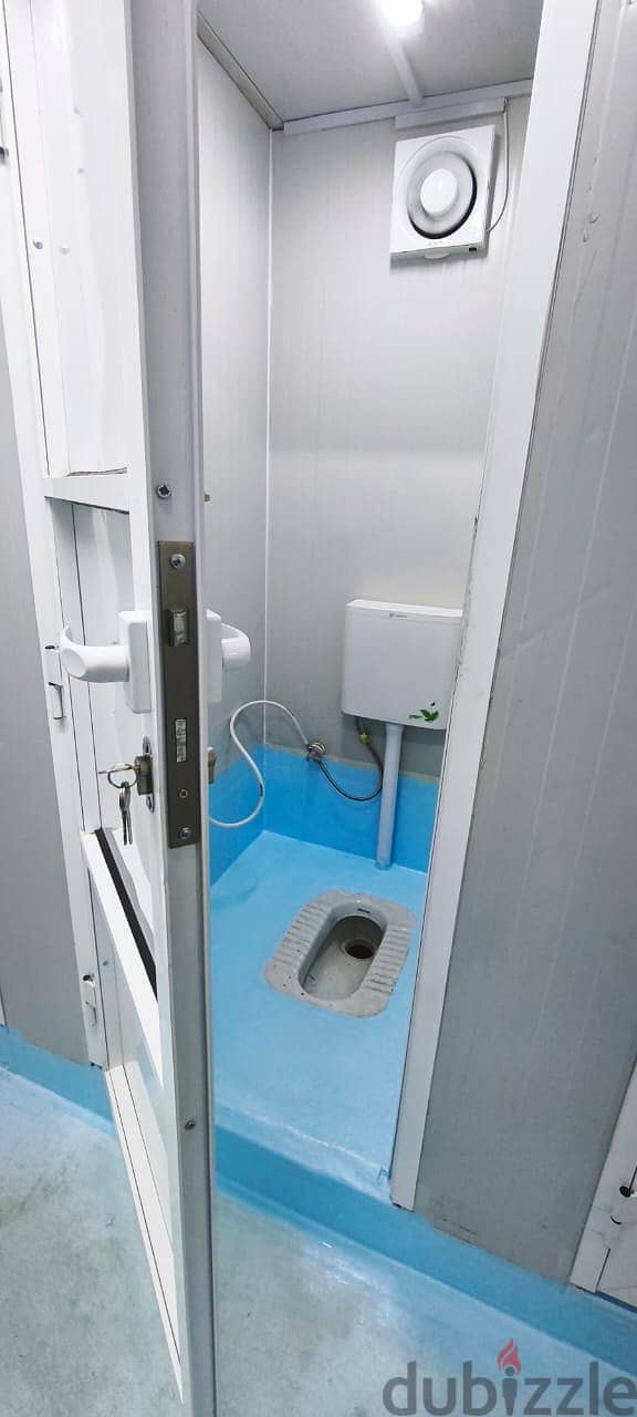 98164264 Sandwich Panel Ablution unit with Sawerge Tank 12x3.60 20 toilets 3