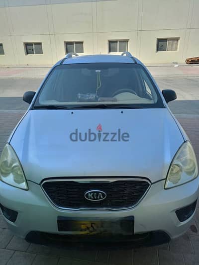 كيا كارينز 2011