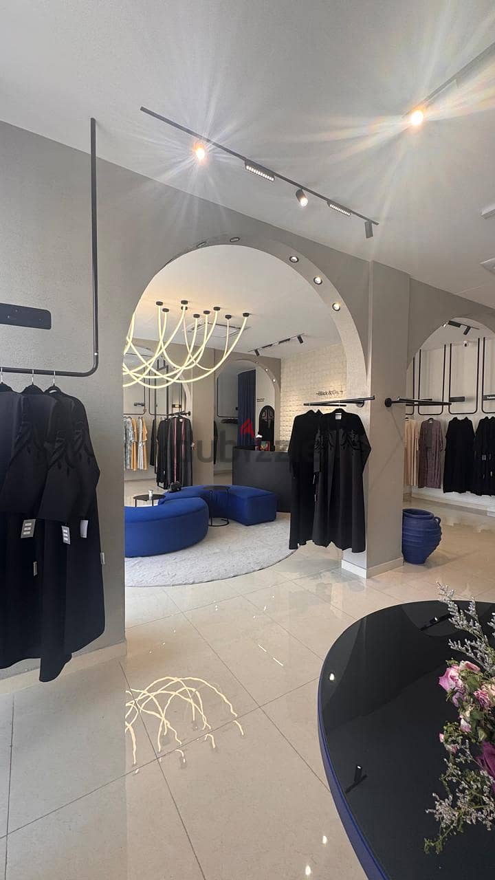 محل تجاري للايجار في الخوير/Commercial space for rent in Al Khuwair 3