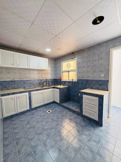 1 BHK apartment in al khuwair 33 (SQAQQ)