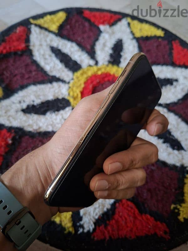 iPhone 11 Pro, 512 GB Gold. 6