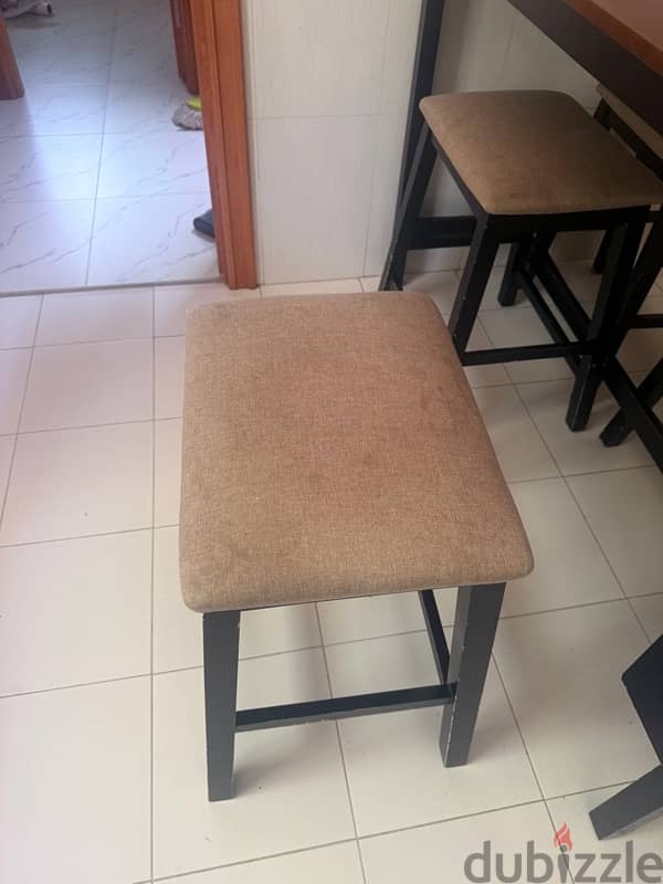 Dinning table with 4 chairs 3
