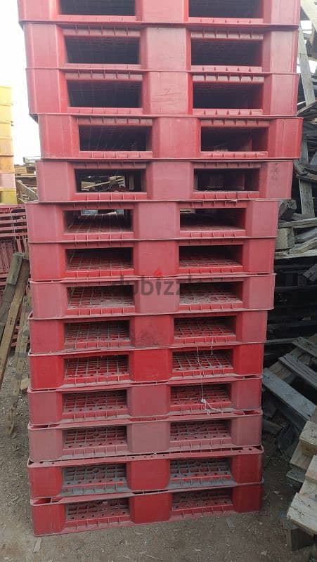 USED MEDIUM & HEAVY DUTY PALLETS 11