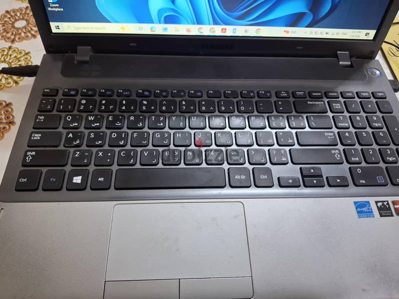 Samsung Laptop intel core i5 with 1GB Graphics (windows 10 original) 1
