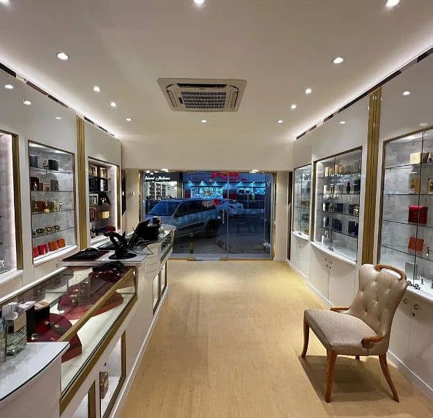 INTERIOR FIT OUT 17