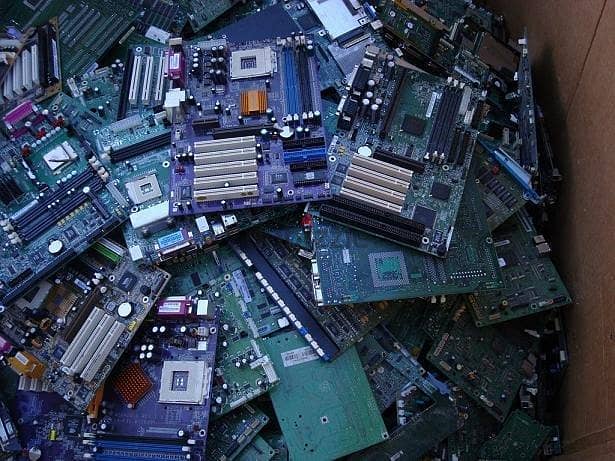 We Buy Used Laptop, Computer & Tablet Scrap in Muscat Oman 6