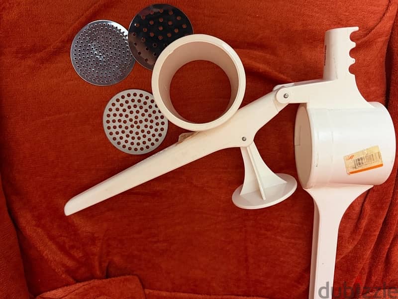 Kitchen tools each picture 1 OMR 5