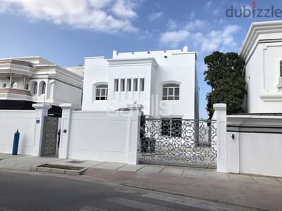 RSQV8032-Luxury 3 bedrooms villa at Shatti Al Qurum
