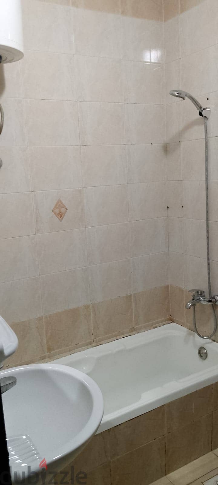 1bed room with shared bathroom and kitchen . 1