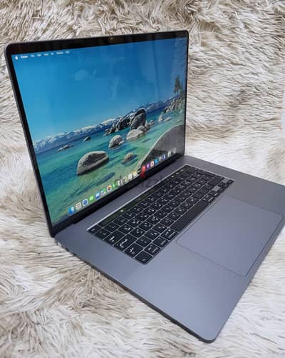Apple MacBook Pro A2141 i7 4gb dedicated 5300M graphics macOS Tahoa