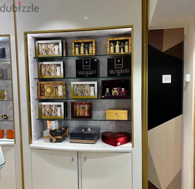 FASHION & BEAUTY INTERIOR 19