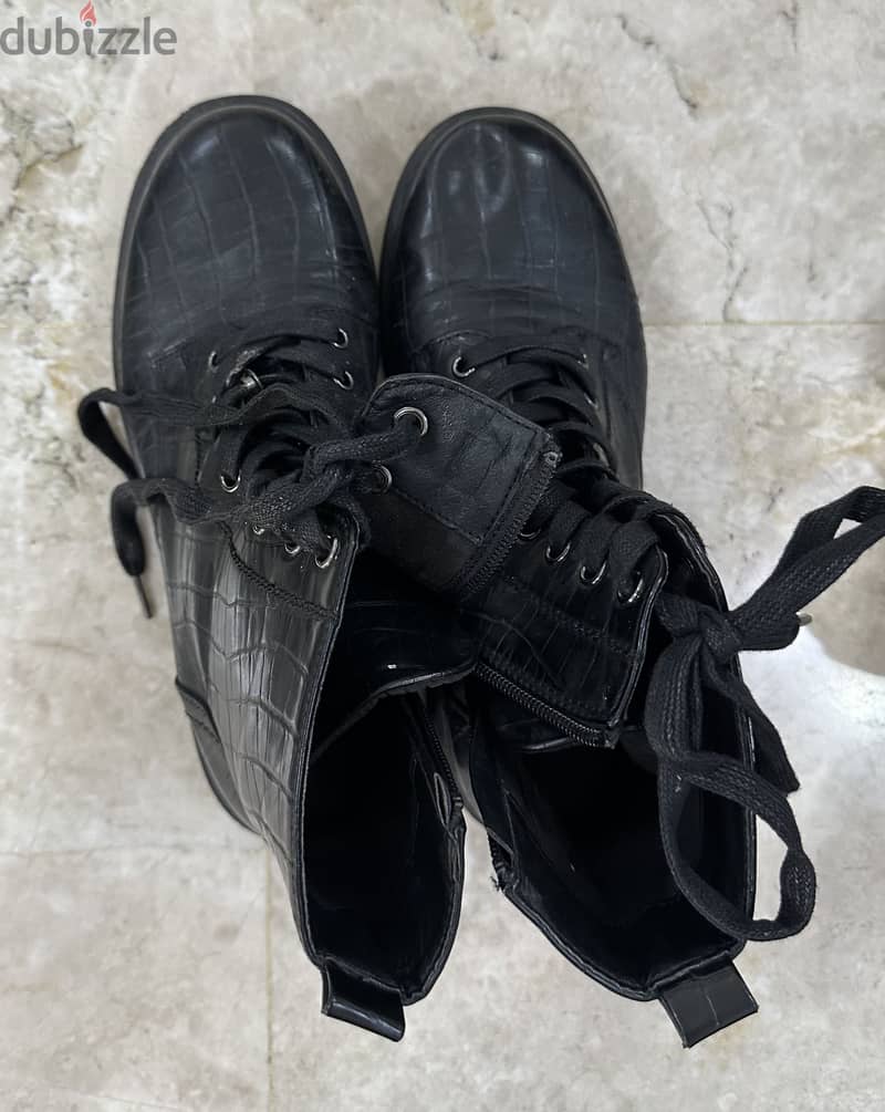 Ladies shoes and slippers 8