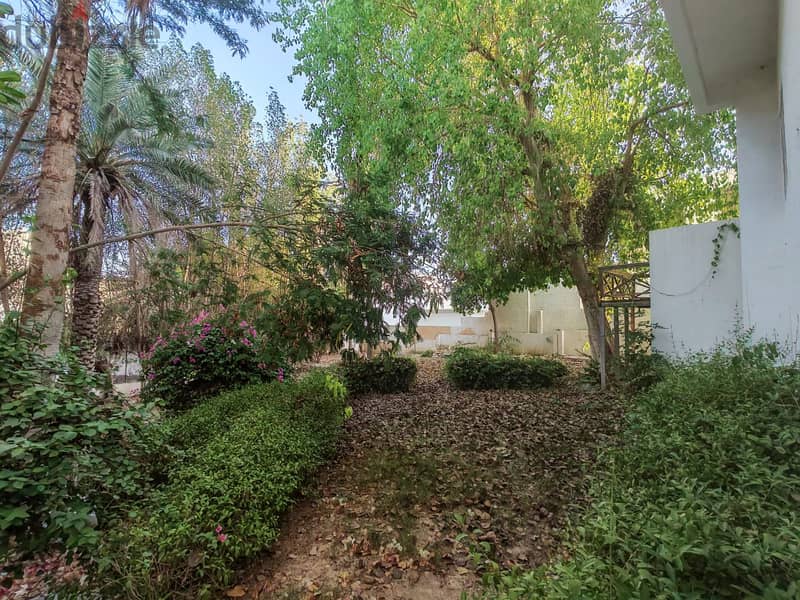 5+2 Bhk Standalone Villa for Rent in Qurum – Prime Location 11