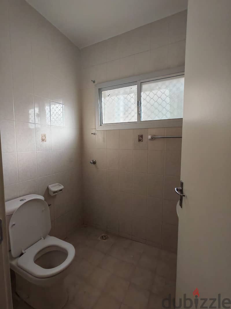 5+2 Bhk Standalone Villa for Rent in Qurum – Prime Location 12