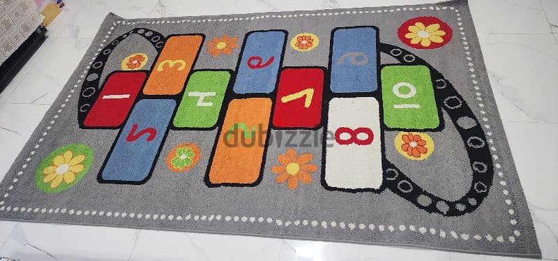 Center Coffee Tabel and Kids Carpet 4