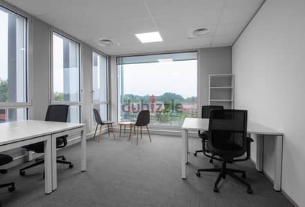 Find office space in Muscat, Qurum City Centre for 3 persons with everything taken care of