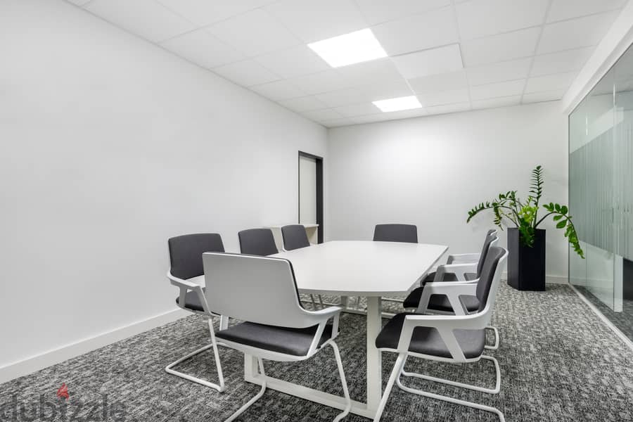 Access professional workspace space in Muscat, Roola District 7