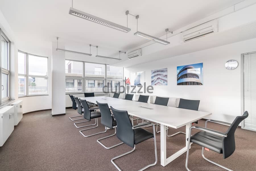Access professional workspace space in Muscat, Roola District 8