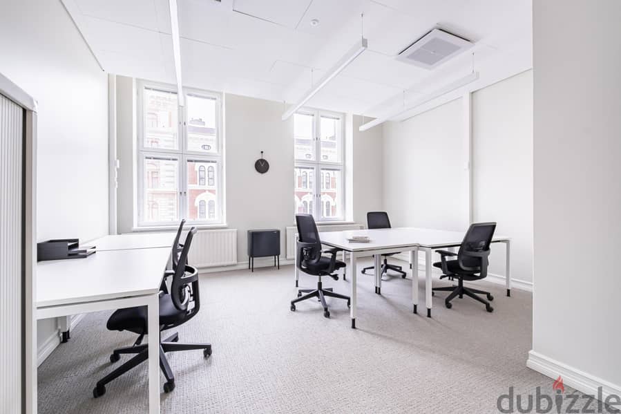 Move into ready-to-use open plan office space for 15 persons in Muscat, Roola District 9