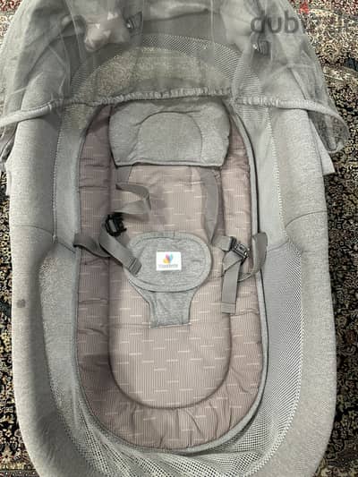 BABY CRIB ELECTRIC GOOD CONDITION LESS USED ONLY COUPLE MONTHS USED