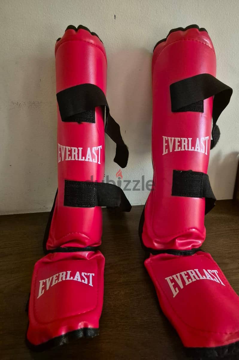 2 set karate gloves and shin guards 2